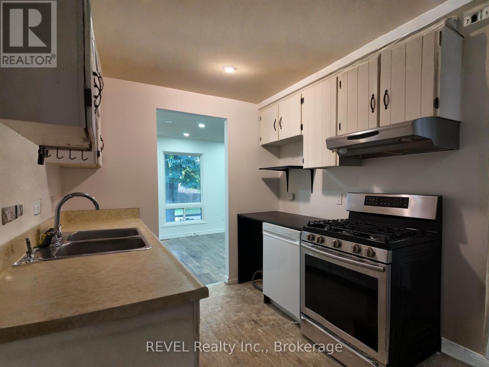 Main - 62 Elma Street E, St. Catharines, Ontario  L2N 6Z7 - Photo 4 - X13790396