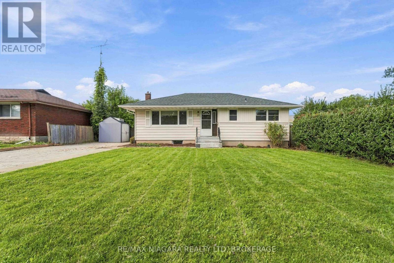 29 GLENGARRY ROAD, St. Catharines, Ontario