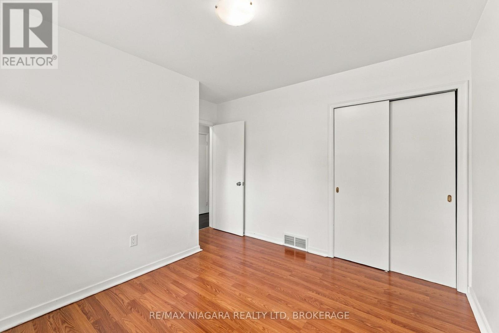 29 Glengarry Road, St. Catharines, Ontario  L2T 2T9 - Photo 12 - X13790424