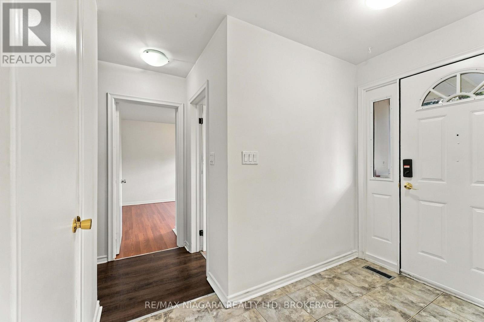 29 Glengarry Road, St. Catharines, Ontario  L2T 2T9 - Photo 3 - X13790424