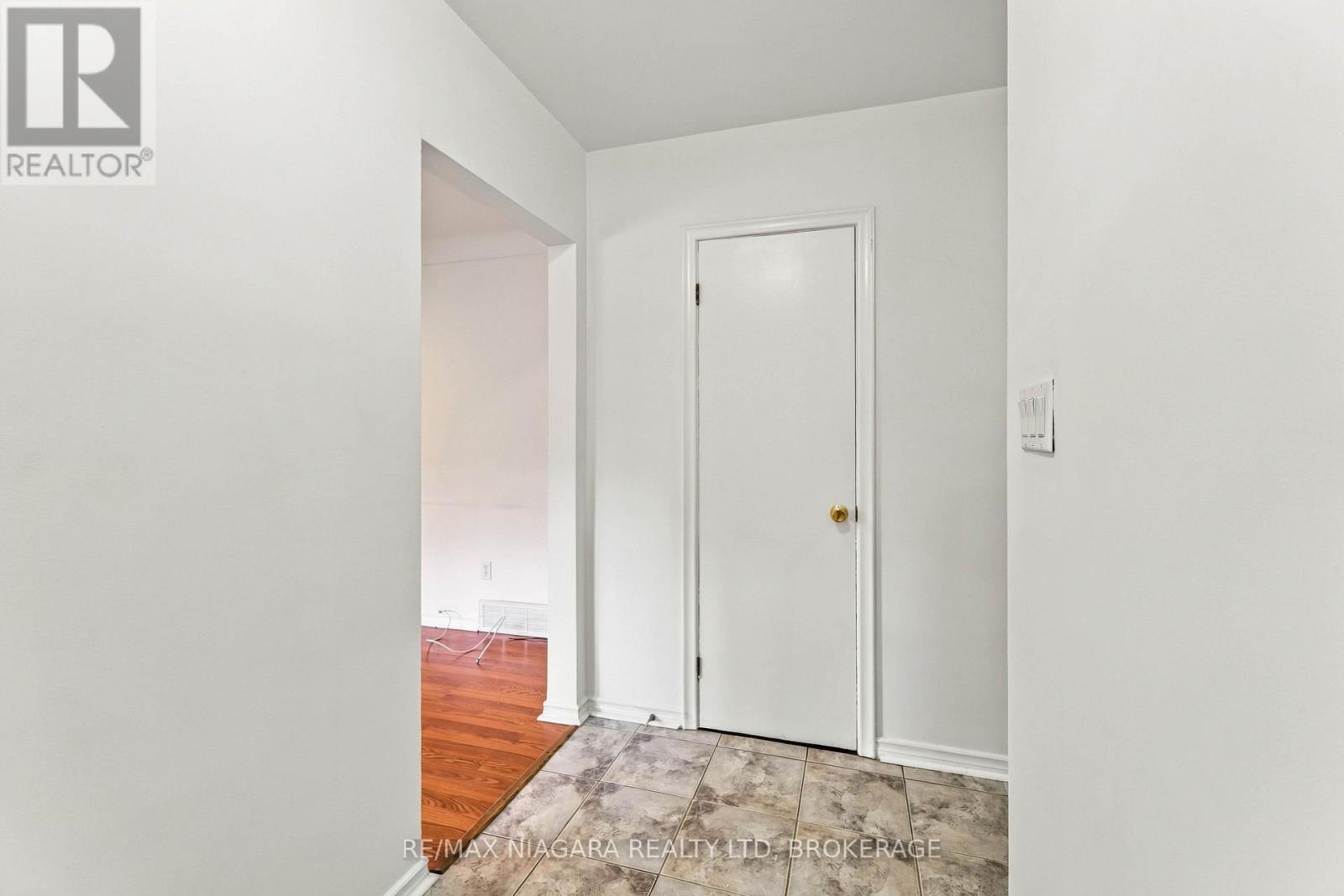 29 Glengarry Road, St. Catharines, Ontario  L2T 2T9 - Photo 4 - X13790424