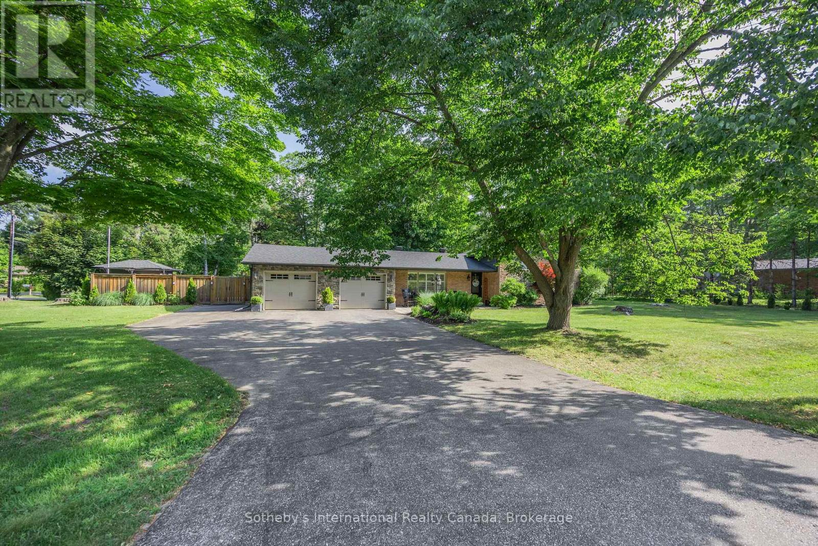 4 Peacher Street, Springwater, Ontario  L9X 0W6 - Photo 2 - S13789958