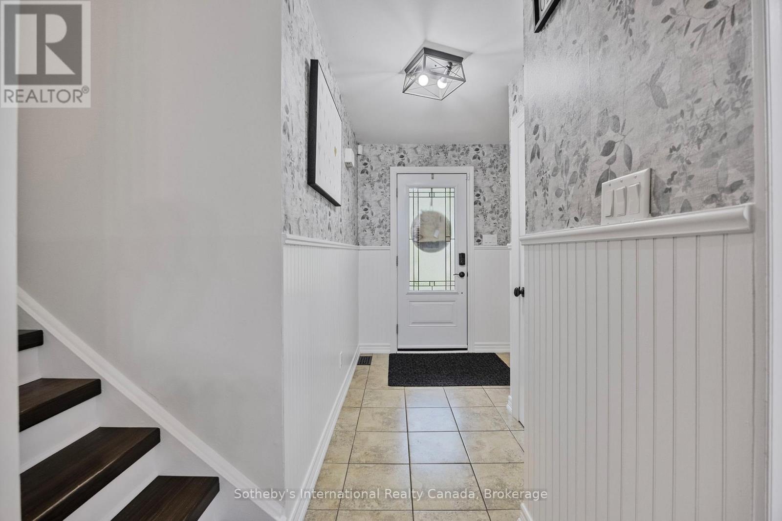 4 Peacher Street, Springwater, Ontario  L9X 0W6 - Photo 6 - S13789958