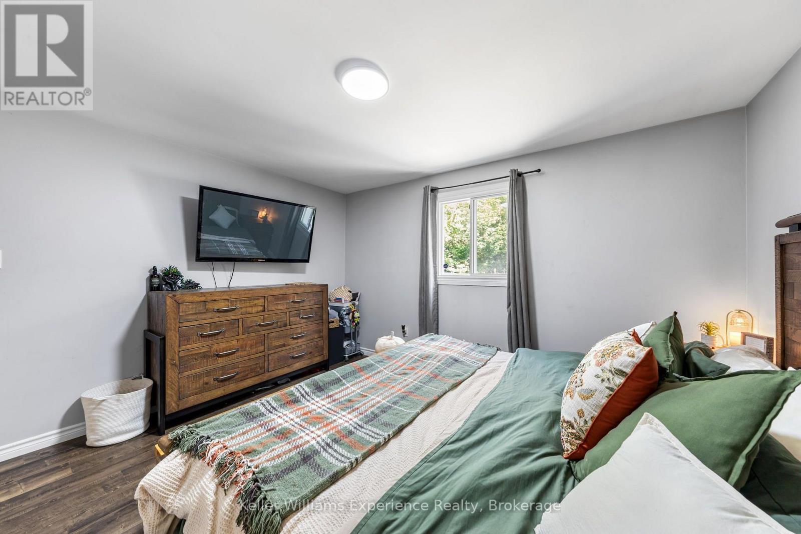 5691 Penetanguishene Road, Springwater, Ontario  L0L 1P0 - Photo 20 - S13789966