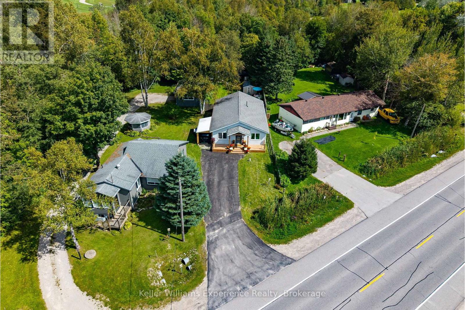 5691 Penetanguishene Road, Springwater, Ontario  L0L 1P0 - Photo 3 - S13789966