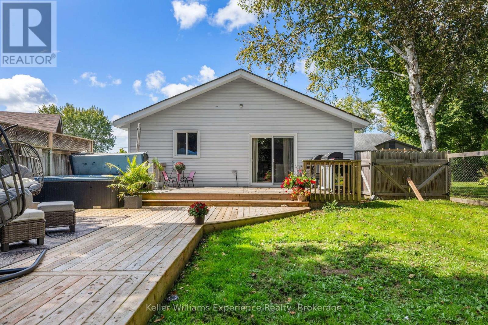 5691 Penetanguishene Road, Springwater, Ontario  L0L 1P0 - Photo 38 - S13789966