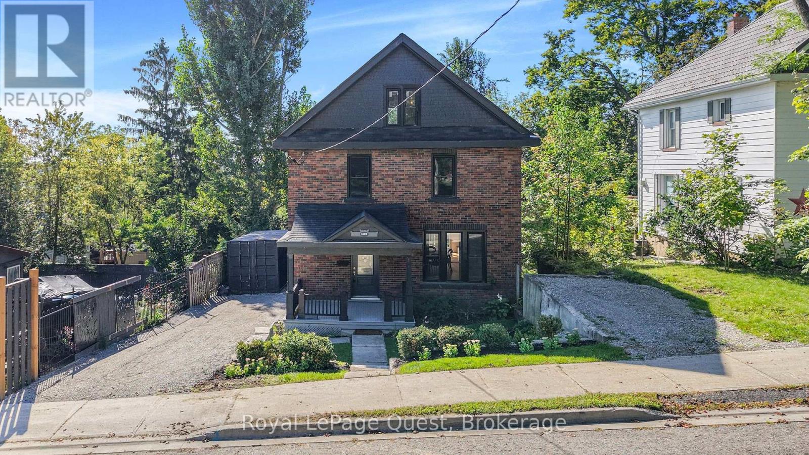 109 Brant Street E, Orillia, Ontario  L3V 1Z3 - Photo 2 - S13790002