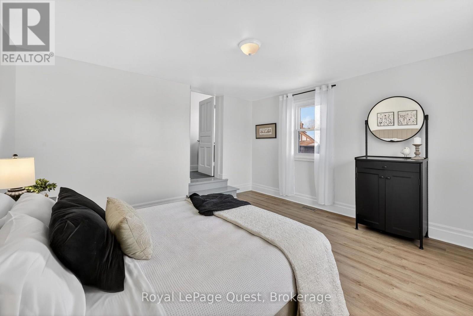 109 Brant Street E, Orillia, Ontario  L3V 1Z3 - Photo 38 - S13790002