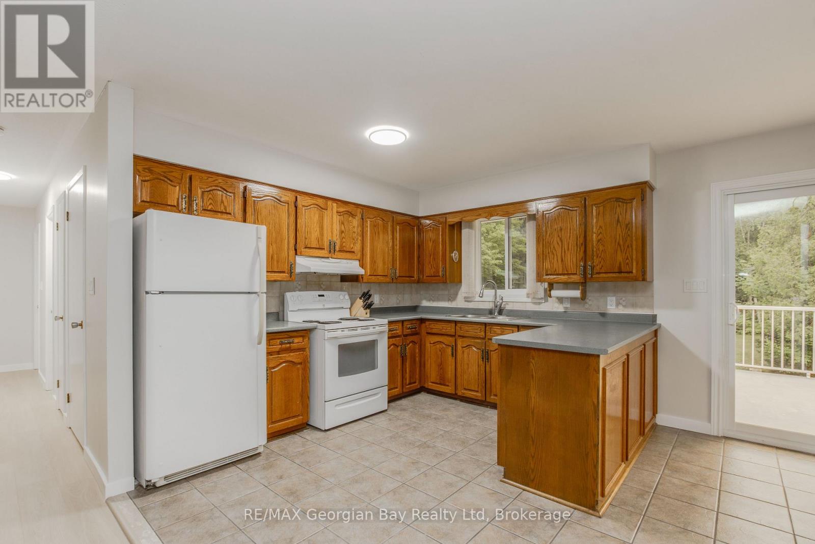 25 Albert Avenue, Tiny, Ontario  L0L 2J0 - Photo 10 - S13790182
