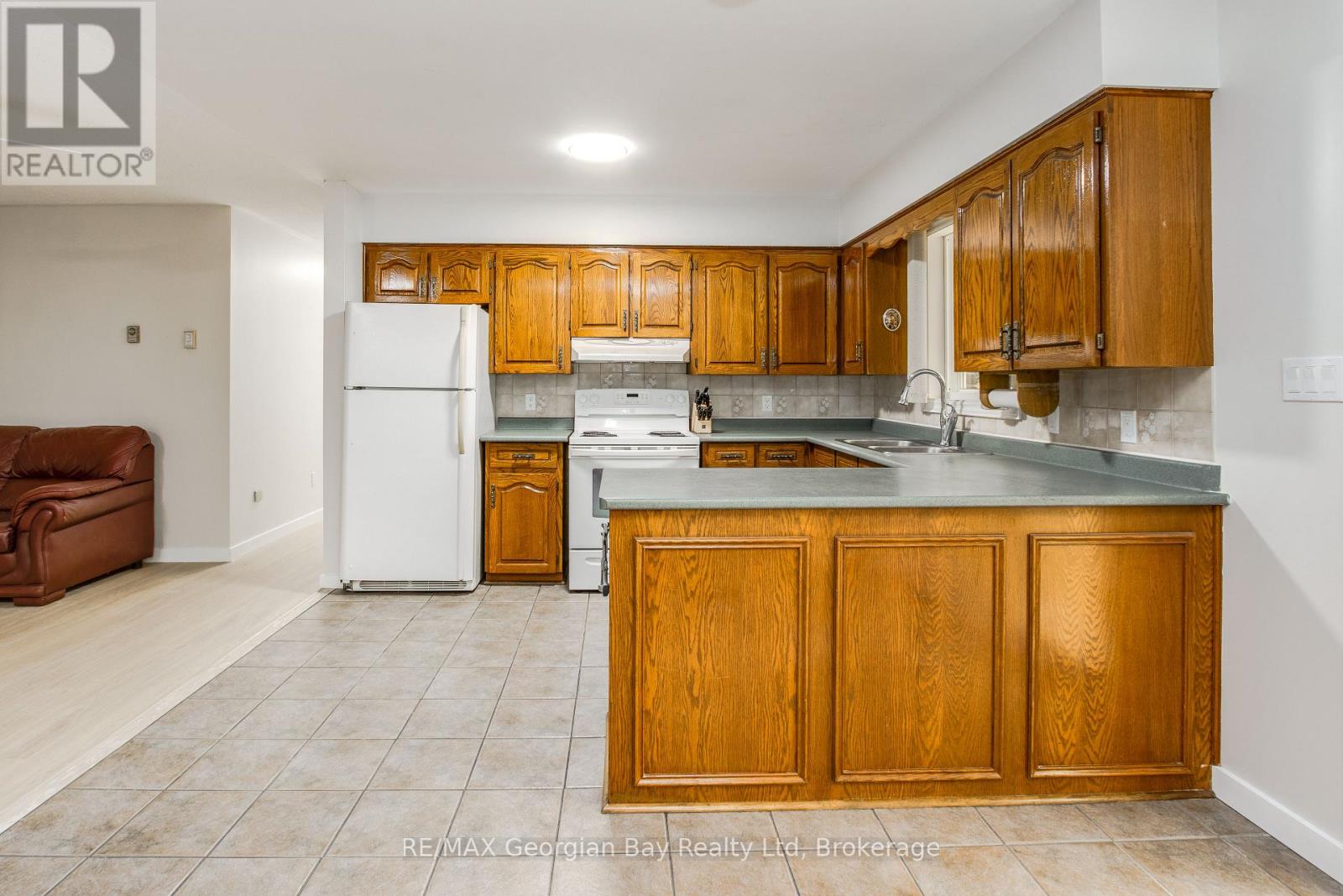 25 Albert Avenue, Tiny, Ontario  L0L 2J0 - Photo 11 - S13790182