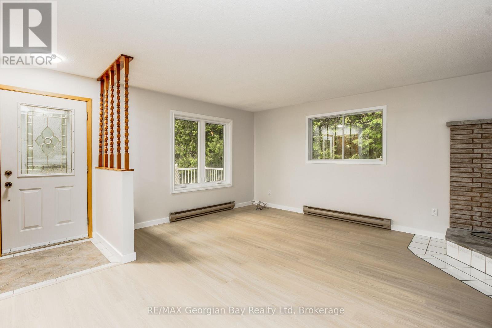 25 Albert Avenue, Tiny, Ontario  L0L 2J0 - Photo 6 - S13790182