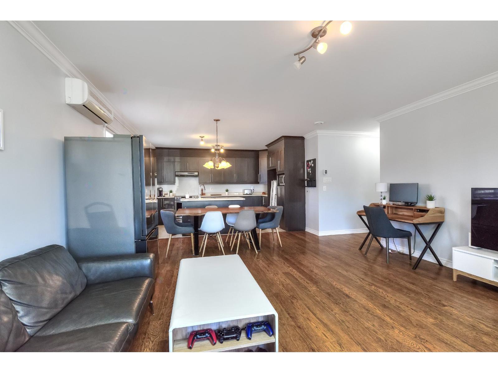 1389 Rue Centrale Sainte-Catherine Quebec Canada J5C1G5 5