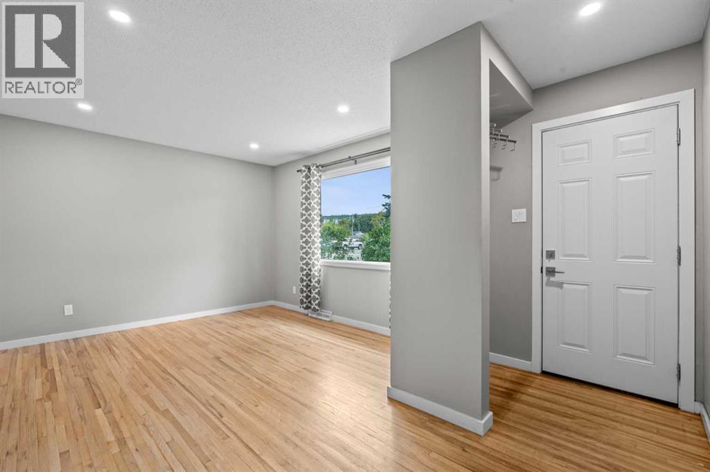 8320 Bowness Road Nw, Calgary, Alberta  T3B 0H6 - Photo 6 - A2344796