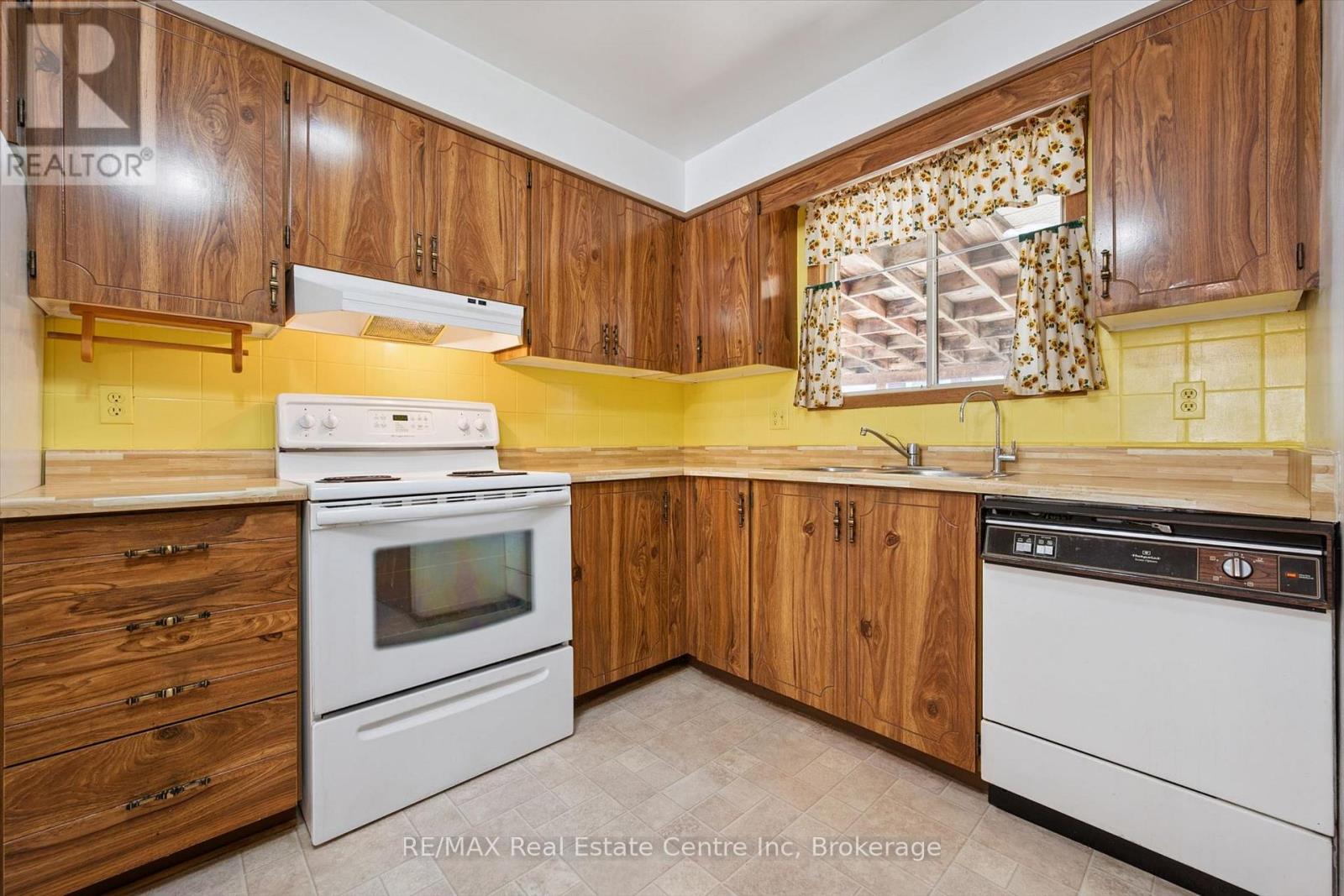 7 Countryside Crescent, Kitchener, Ontario  N2E 2S8 - Photo 14 - X13790260