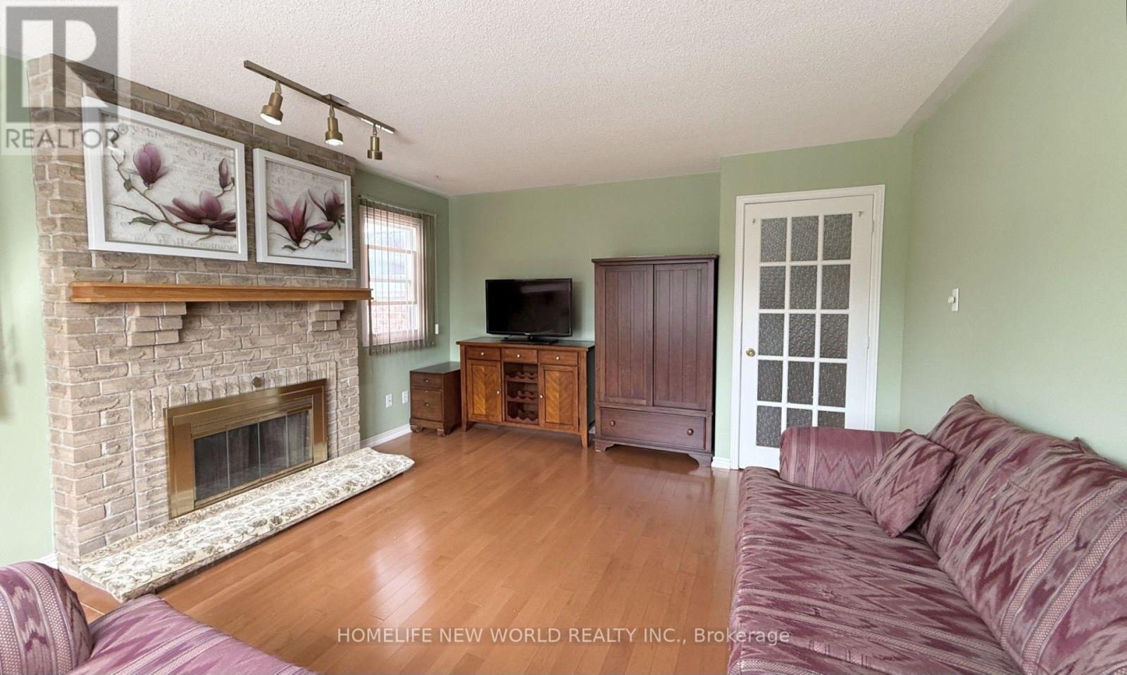 51 Lorna Rae Boulevard, Toronto, Ontario  M1V 3S5 - Photo 7 - E13790208