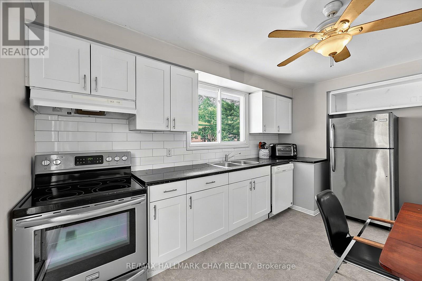 73 Kuplin Avenue, Bradford West Gwillimbury (Bradford), Ontario  L3Z 1T6 - Photo 4 - N13790264