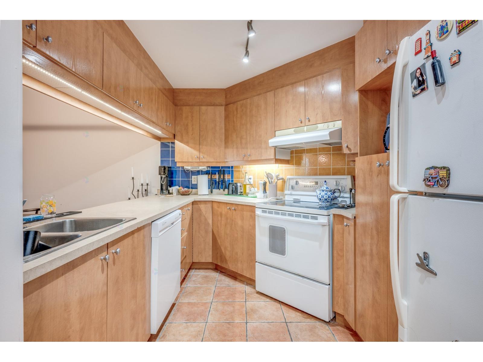 520 Boul. de la Côte-Vertu|#407 Montréal (Saint-Laurent) Quebec Canada H4L1X9 4