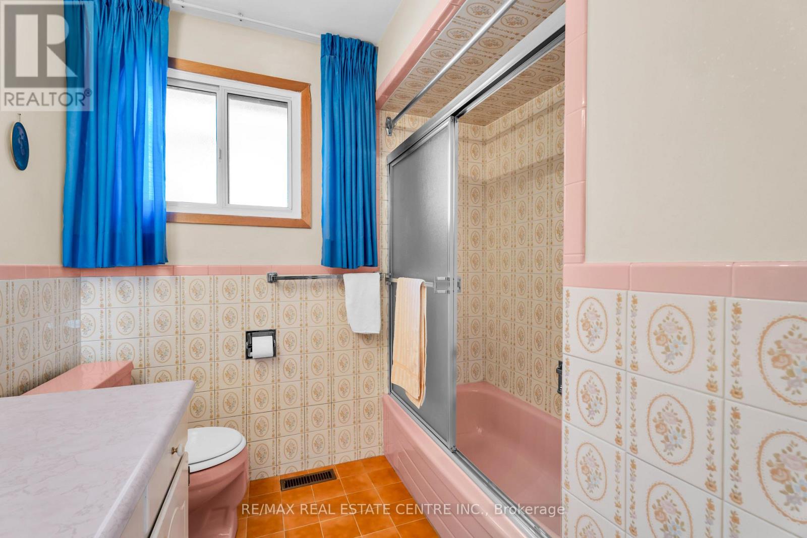 4 Dunreo Drive, Toronto (Downsview-Roding-Cfb), Ontario  M3L 2E9 - Photo 27 - W13790016