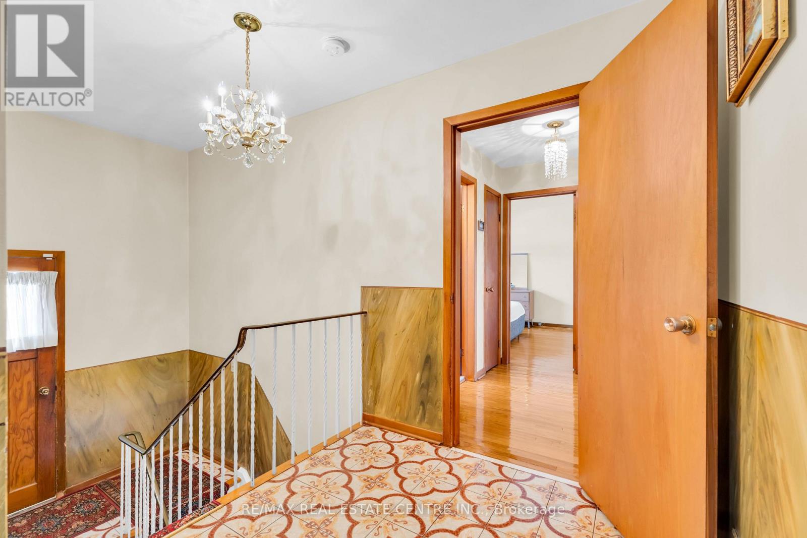4 Dunreo Drive, Toronto (Downsview-Roding-Cfb), Ontario  M3L 2E9 - Photo 28 - W13790016