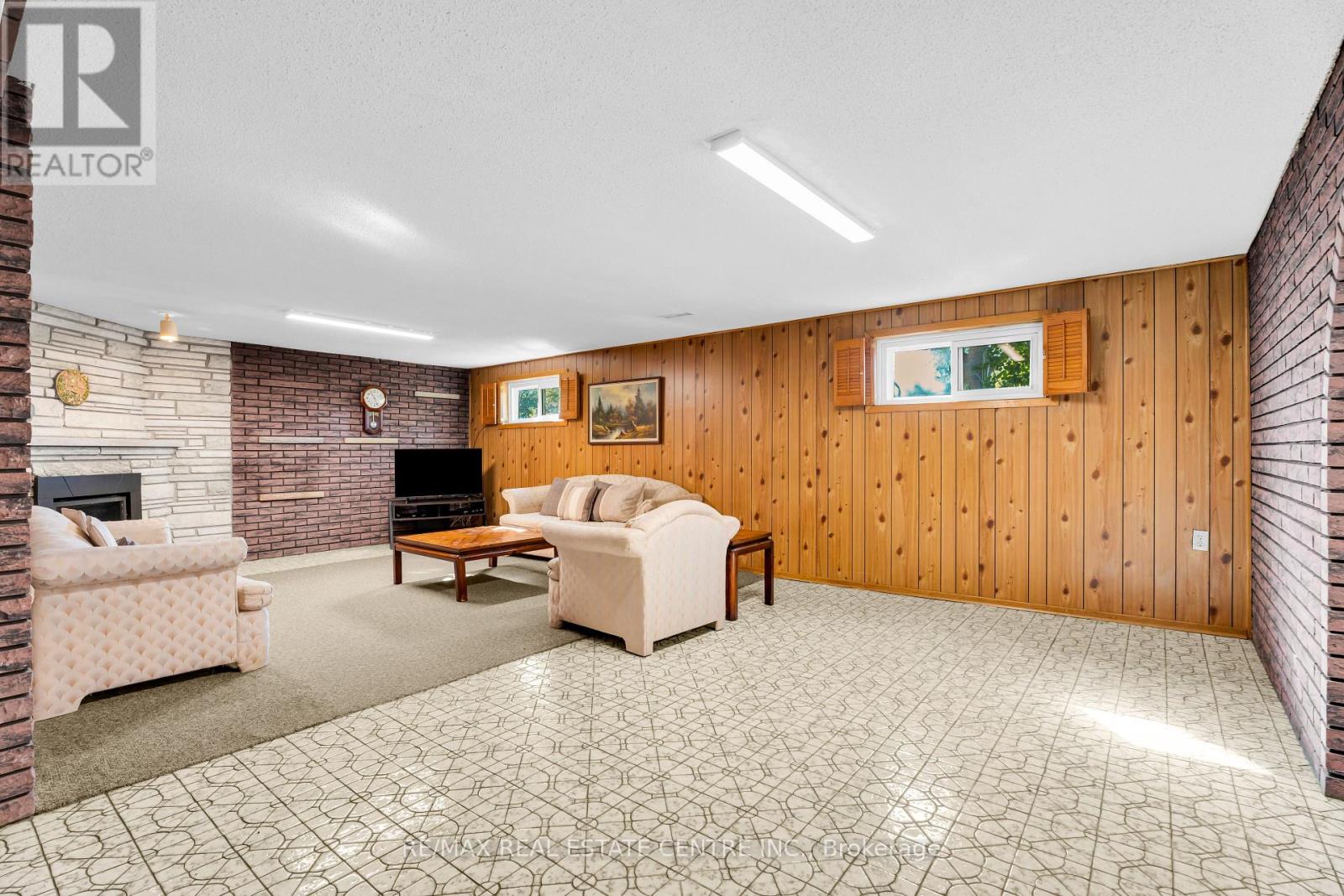 4 Dunreo Drive, Toronto (Downsview-Roding-Cfb), Ontario  M3L 2E9 - Photo 30 - W13790016