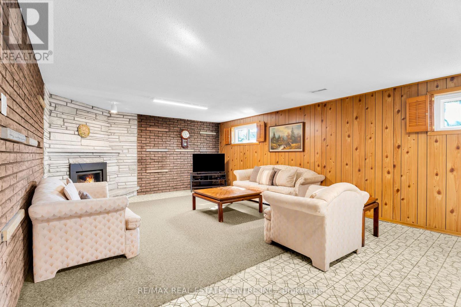 4 Dunreo Drive, Toronto (Downsview-Roding-Cfb), Ontario  M3L 2E9 - Photo 31 - W13790016