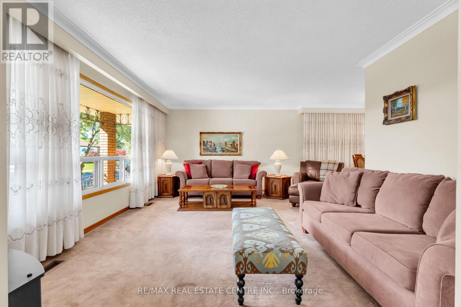4 Dunreo Drive, Toronto (Downsview-Roding-Cfb), Ontario  M3L 2E9 - Photo 9 - W13790016