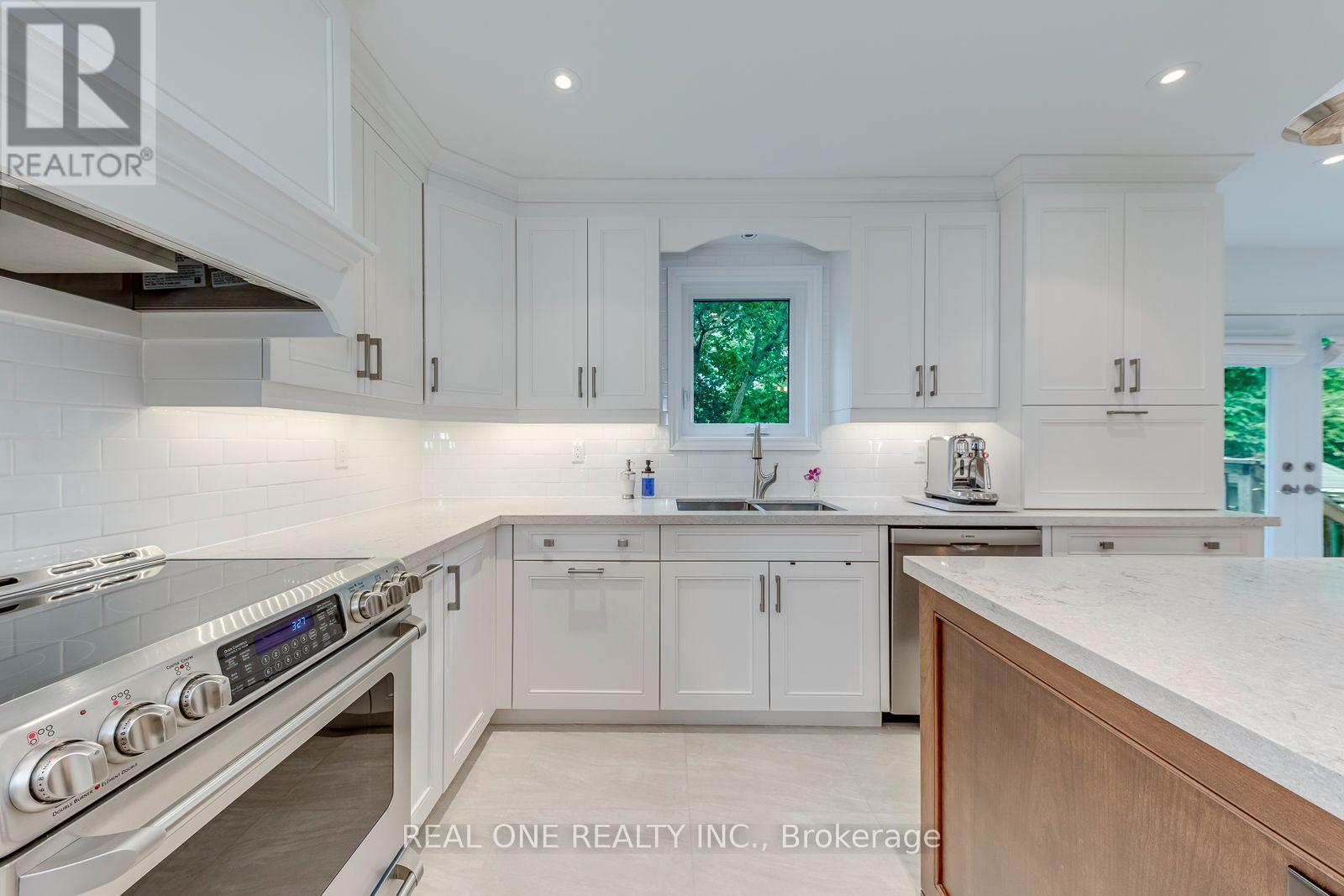 415 March Crescent, Oakville (Ro River Oaks), Ontario  L6H 5X7 - Photo 22 - W13790056
