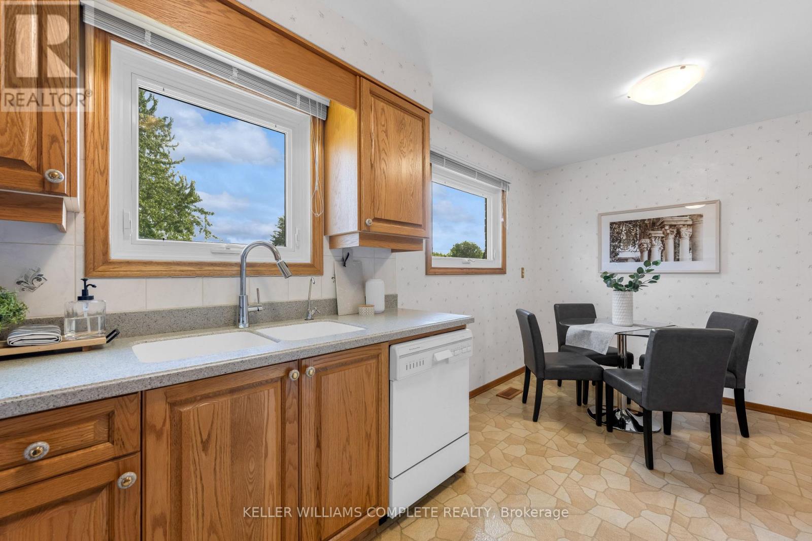 2134 Cartier Crescent, Burlington (Brant Hills), Ontario  L7P 2Z5 - Photo 13 - W13790086