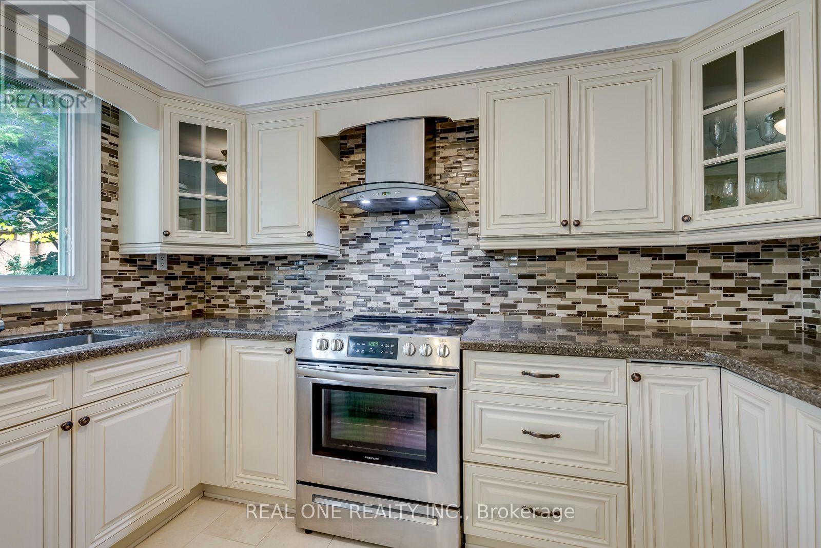 2041 Madden Boulevard, Oakville, Ontario  L6H 3N9 - Photo 18 - W13790192