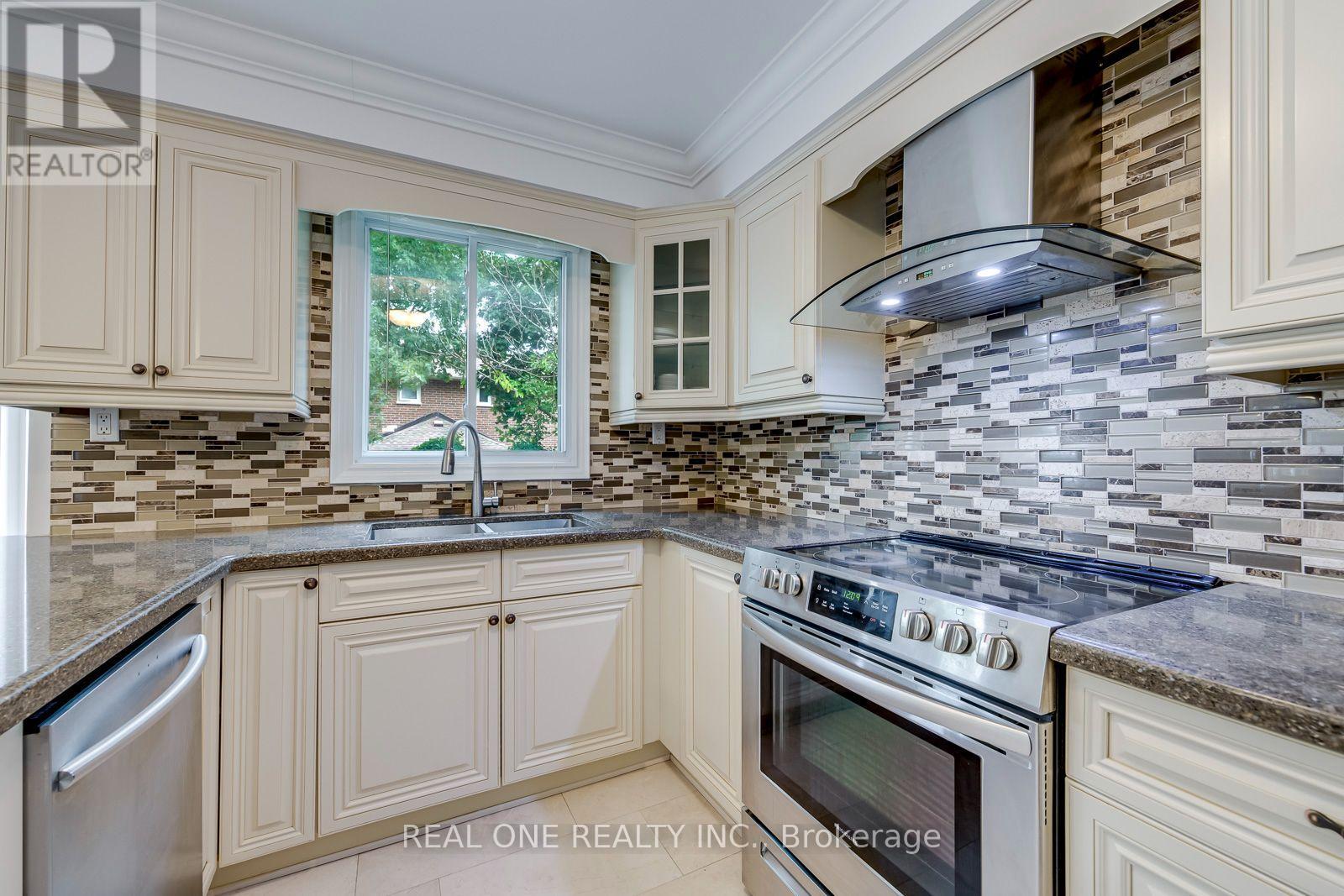 2041 Madden Boulevard, Oakville, Ontario  L6H 3N9 - Photo 19 - W13790192