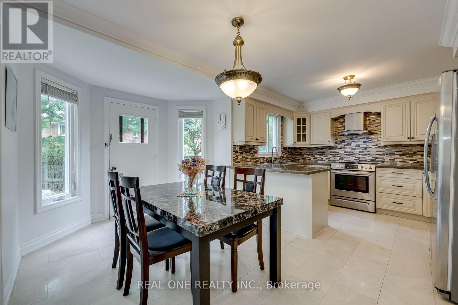 2041 Madden Boulevard, Oakville, Ontario  L6H 3N9 - Photo 21 - W13790192