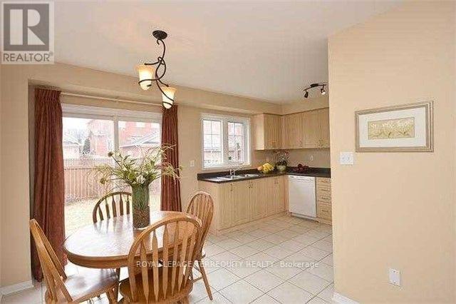 3467 Southwick Street, Mississauga, Ontario  L5M 7L4 - Photo 6 - W13790294