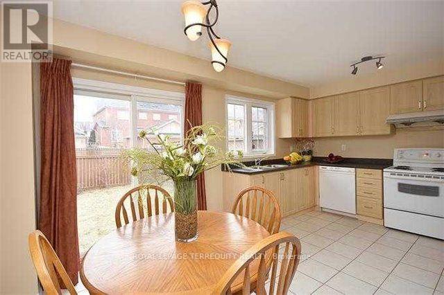 3467 Southwick Street, Mississauga, Ontario  L5M 7L4 - Photo 7 - W13790294