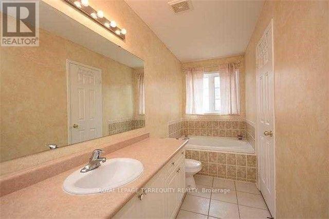 3467 Southwick Street, Mississauga, Ontario  L5M 7L4 - Photo 9 - W13790294