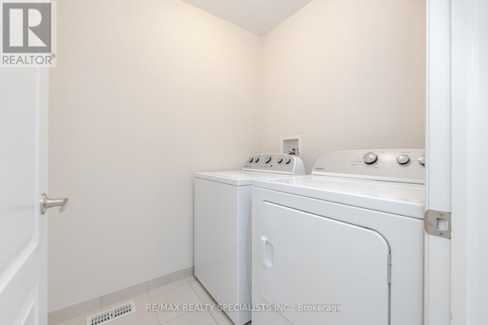 210 Woodley Crescent, Milton (Wi Willmott), Ontario  L9T 8B8 - Photo 35 - W13790318