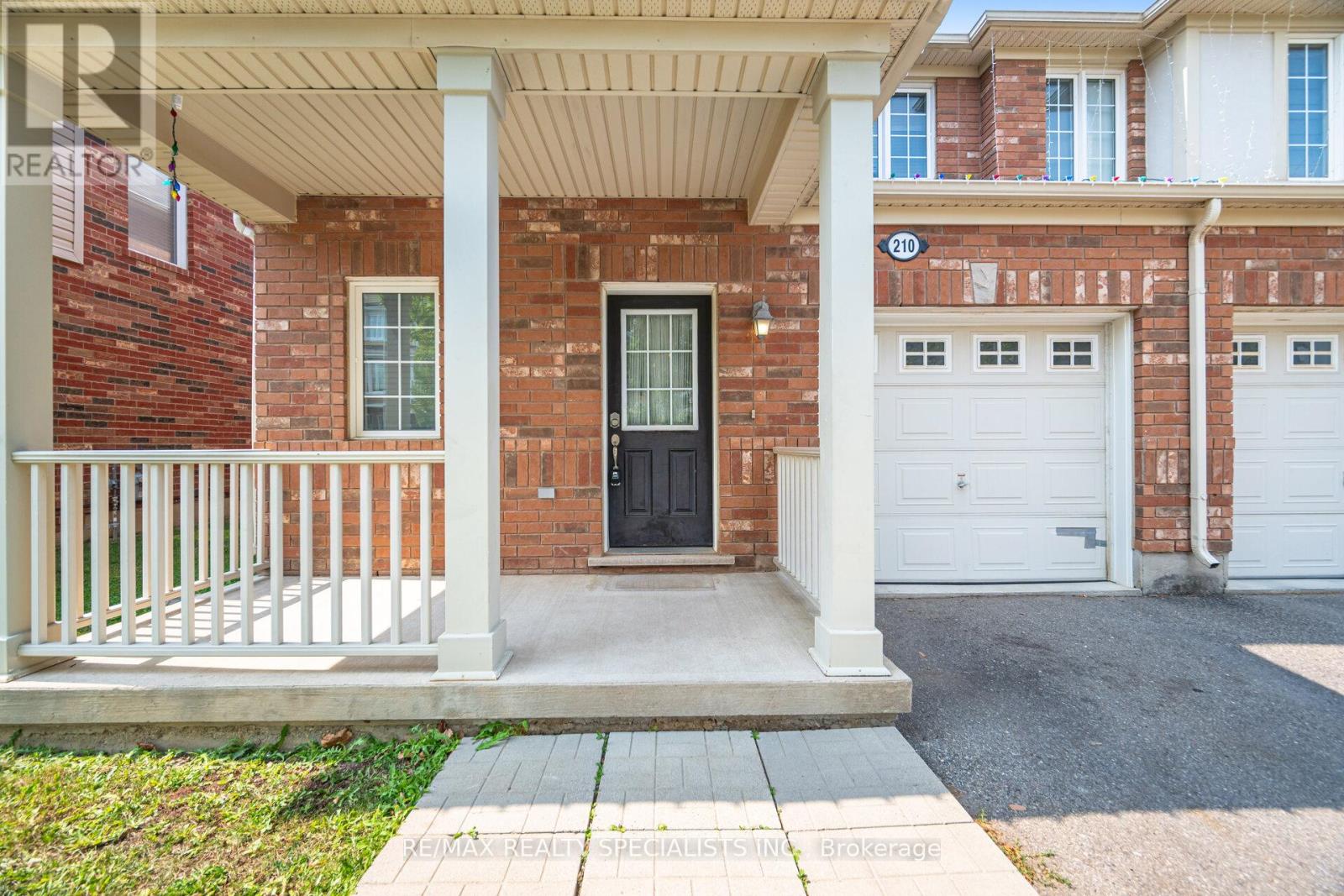210 Woodley Crescent, Milton (Wi Willmott), Ontario  L9T 8B8 - Photo 4 - W13790318