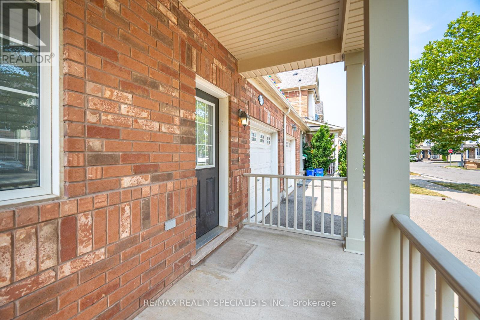 210 Woodley Crescent, Milton (Wi Willmott), Ontario  L9T 8B8 - Photo 5 - W13790318
