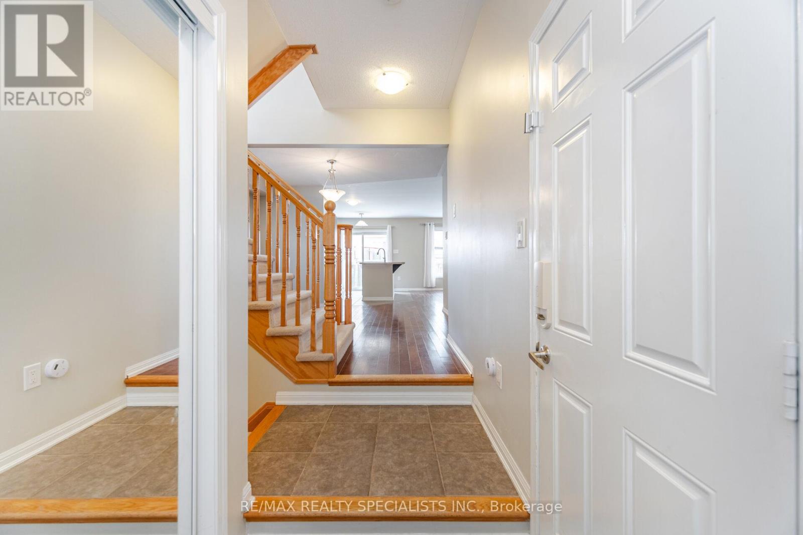 210 Woodley Crescent, Milton (Wi Willmott), Ontario  L9T 8B8 - Photo 7 - W13790318
