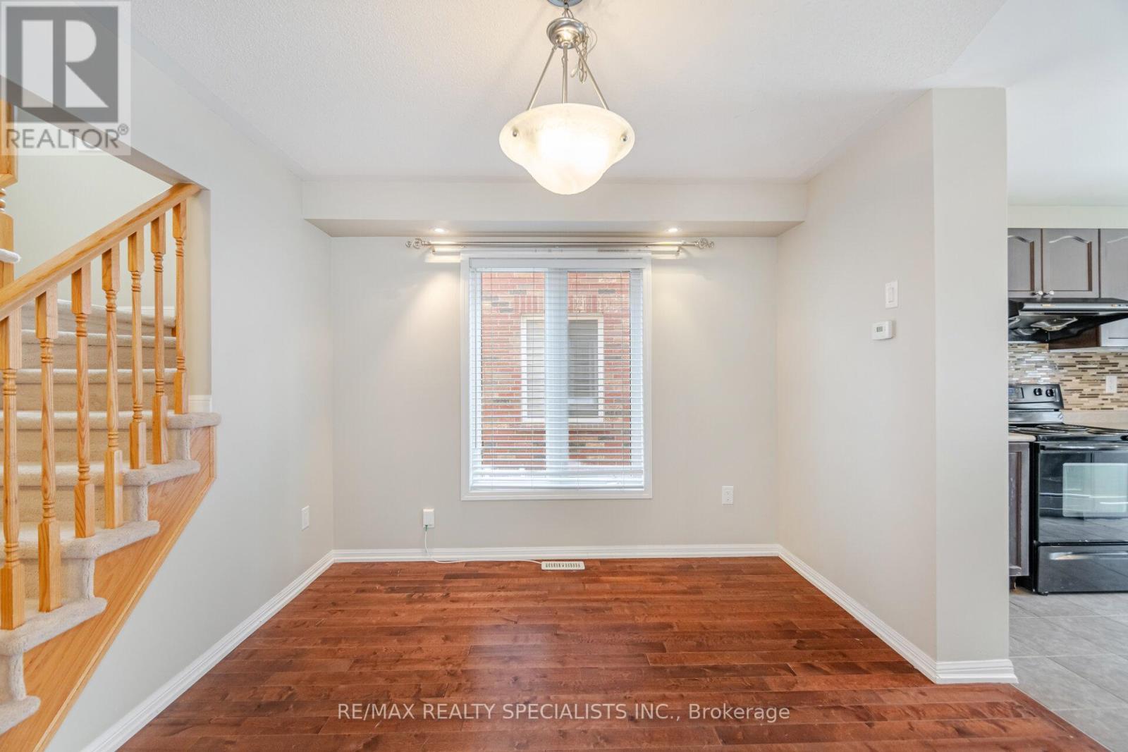 210 Woodley Crescent, Milton (Wi Willmott), Ontario  L9T 8B8 - Photo 8 - W13790318
