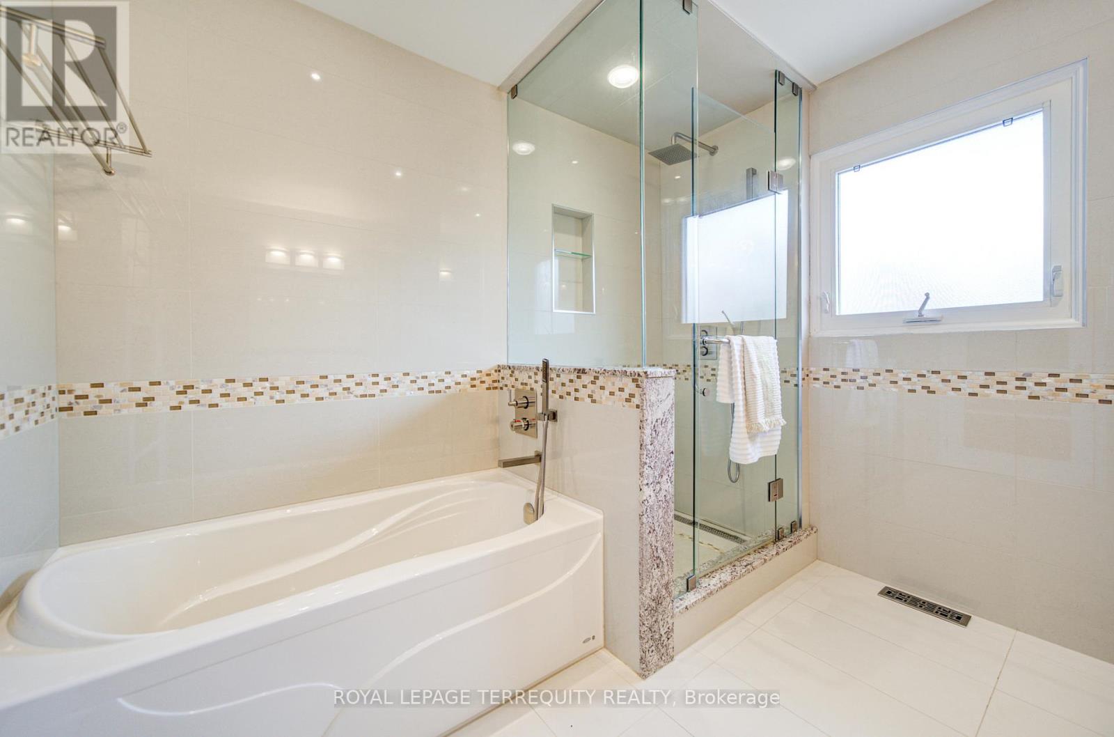 1656 Carrington Road, Mississauga (East Credit), Ontario  L5M 2K2 - Photo 26 - W13790406