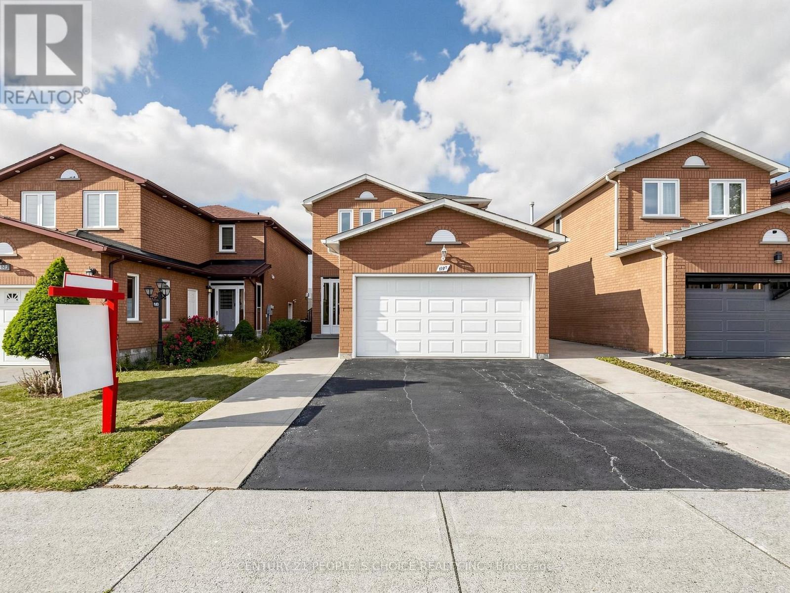 1125 IVANDALE DRIVE, mississauga (east credit), Ontario