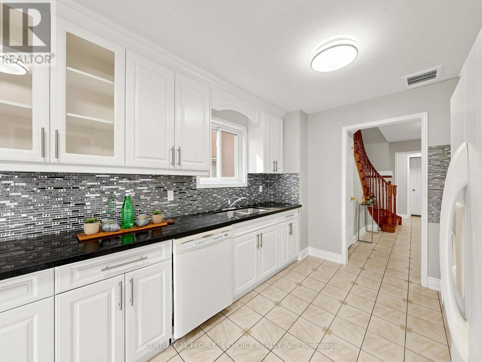1125 Ivandale Drive, Mississauga (East Credit), Ontario  L5V 1A9 - Photo 13 - W13790416