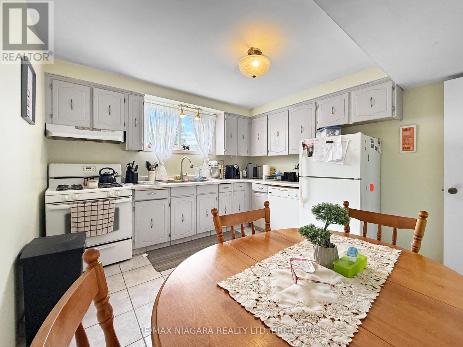 318 Albany Street, Fort Erie, Ontario  L2A 1L9 - Photo 17 - X13722122