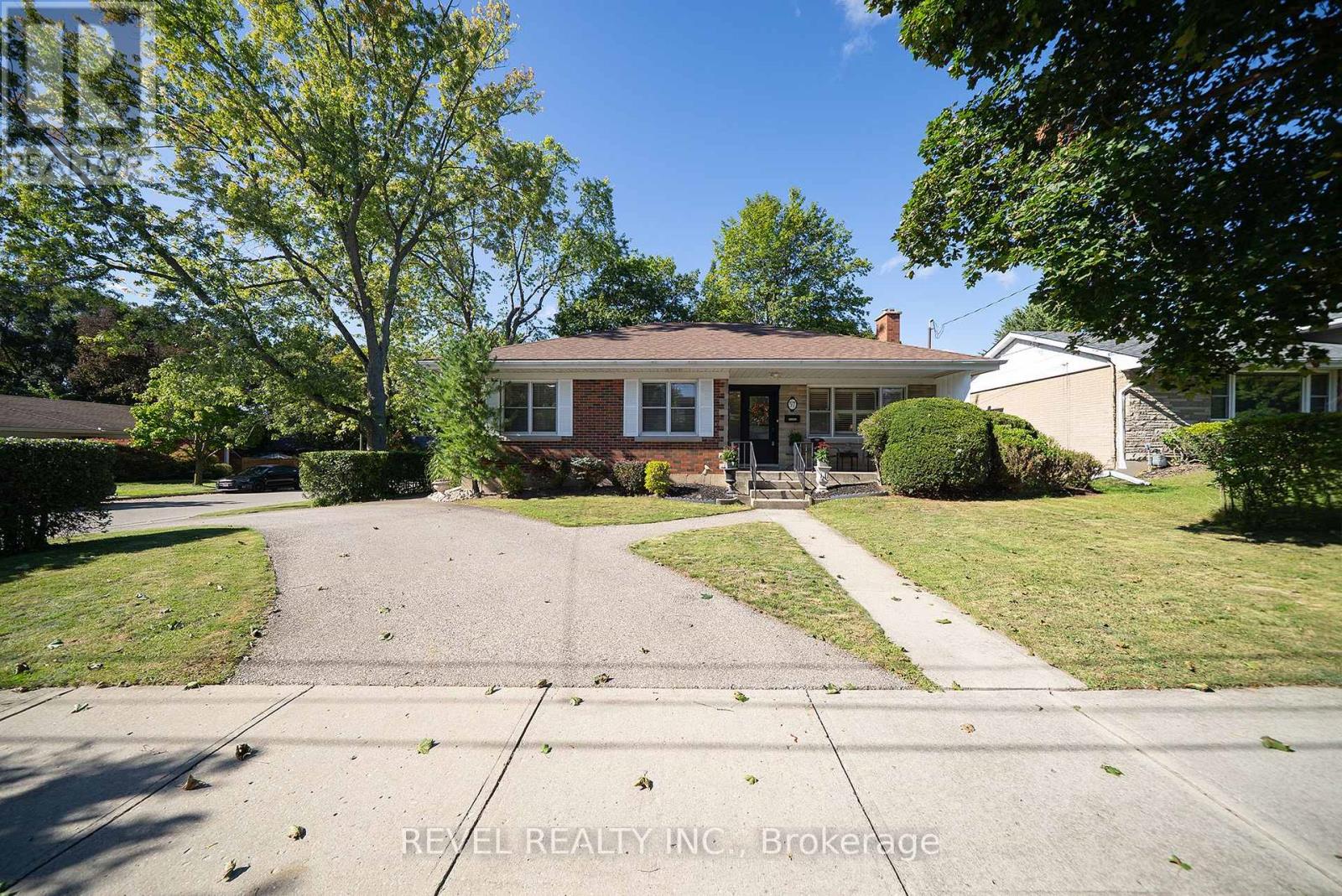 57 DEVON STREET, brantford, Ontario