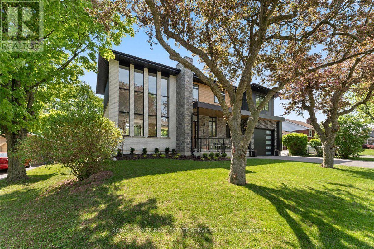 251 Aldercrest Avenue, Hamilton, Ontario  L9B 1L7 - Photo 3 - X13790276