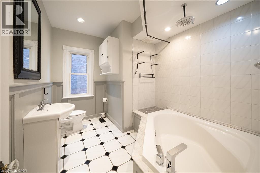 102 Pearl Street N, Hamilton, Ontario  L8R 2Z3 - Photo 14 - 40860921