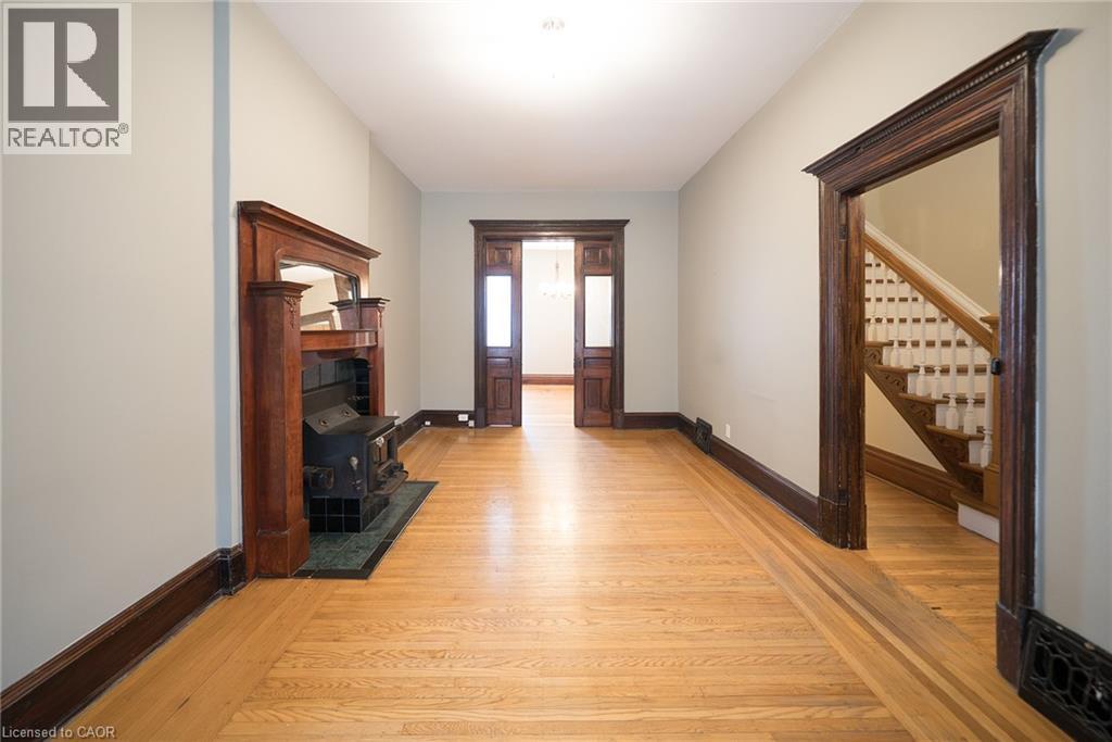 102 Pearl Street N, Hamilton, Ontario  L8R 2Z3 - Photo 5 - 40860921