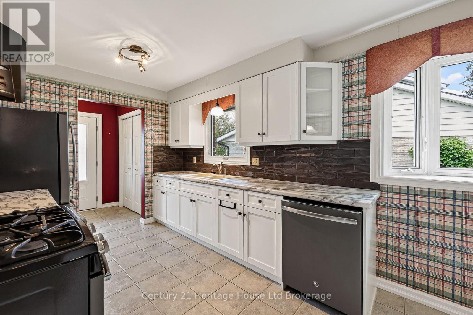 27 Silcox Place, Woodstock, Ontario  N4S 8M8 - Photo 14 - X13768644