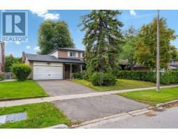 18 KENTISH CRESCENT, Toronto, Ontario