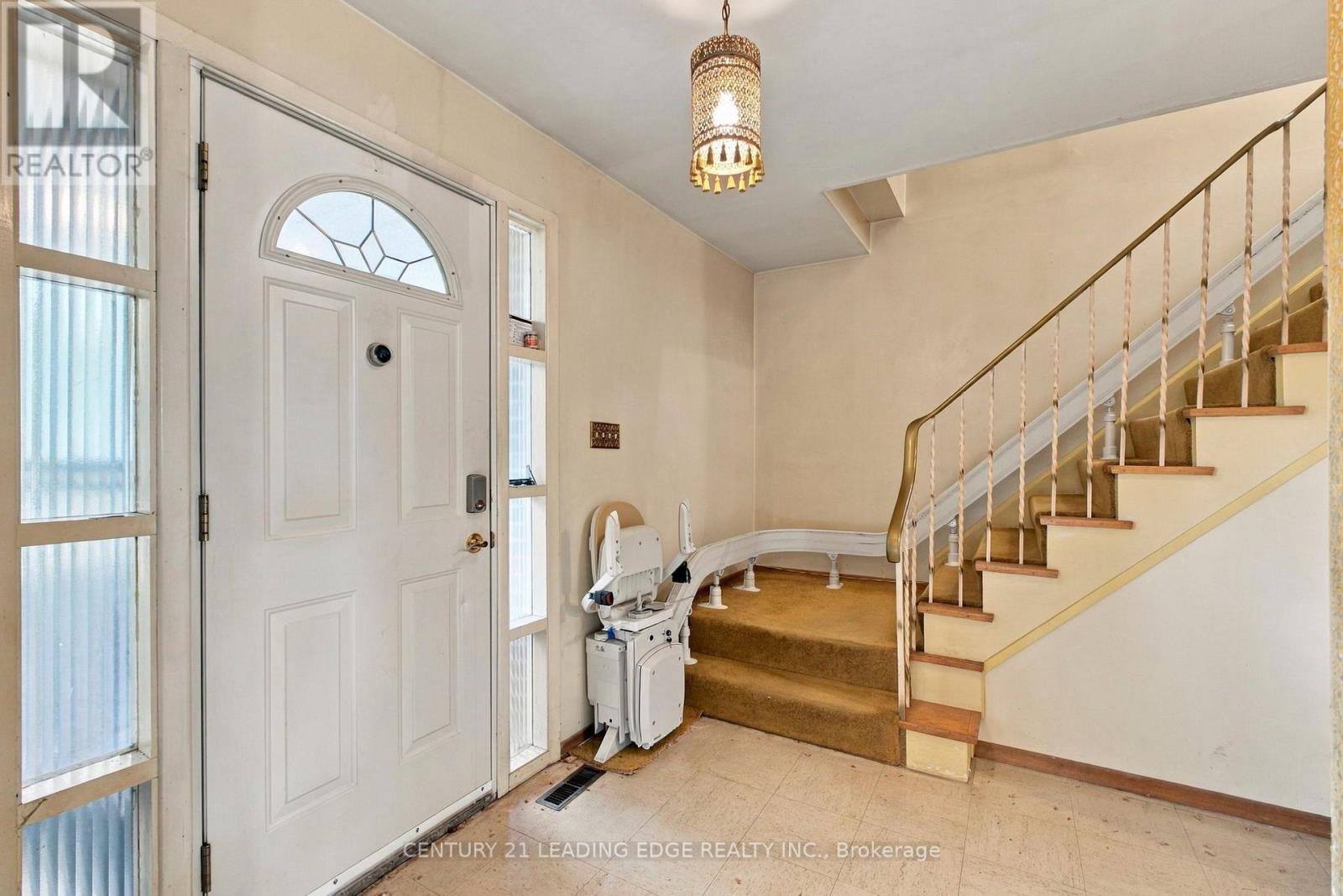 18 Kentish Crescent, Toronto, Ontario  M1S 2Z4 - Photo 3 - E13713448